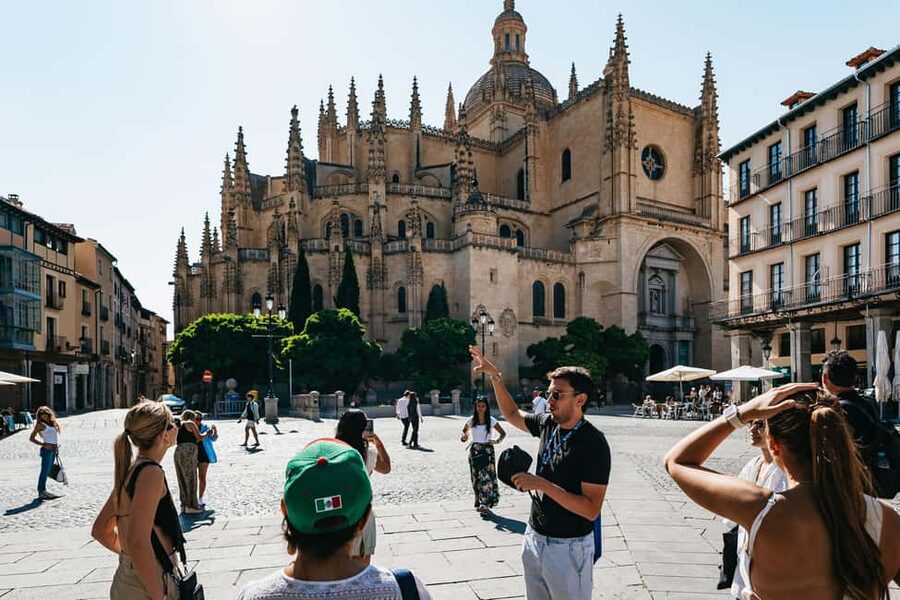 Madrid: Toledo & Segovia Tour w/ Cathedral, Alcazar & Lunch - The Mirador del Valle gives Toledo its best opening view