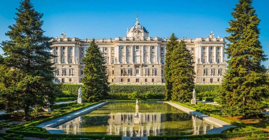 Madrid: VIP Private visit to Royal Palace and Prado Museum - Two Madrid icons in one well-planned morning