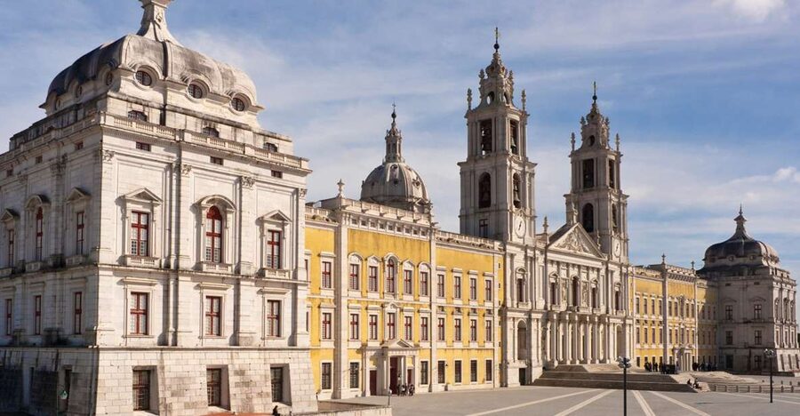 Mafra: National Palace of Mafra Entry Ticket - The library with more than 36,000 volumes