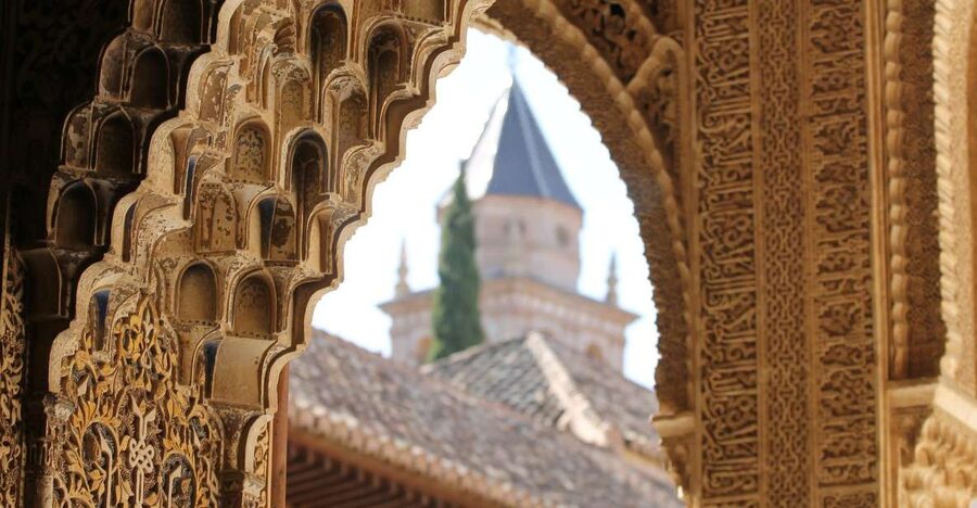 Malaga: Granada Day Trip with Alhambra, Palaces and Gardens - Generalife Gardens and the quieter side of the complex