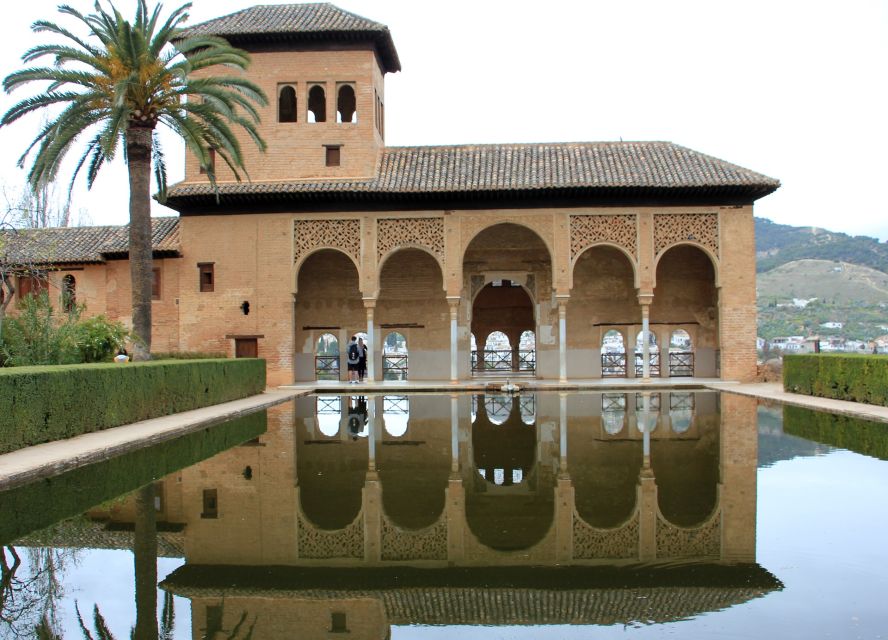 Malaga: Granada Day Trip with Alhambra, Palaces and Gardens - Is $111 a fair price?