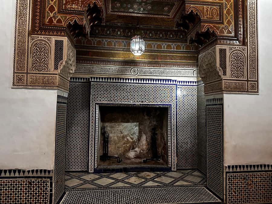 Marrakech: Bahia Palace Guided Tour with Skip-the-Line Entry - Inside Bahia Palace for about 70 minutes