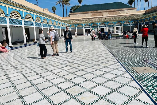 Marrakech: Bahia Palace, Madrasa Ben Youssef and Medina Tour - Through the souks with a sense of direction