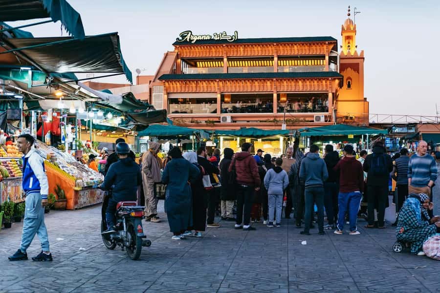 Marrakech: Bahia Palace, Saadian Tombs, & Koutoubia Mosque - Who should book this tour?