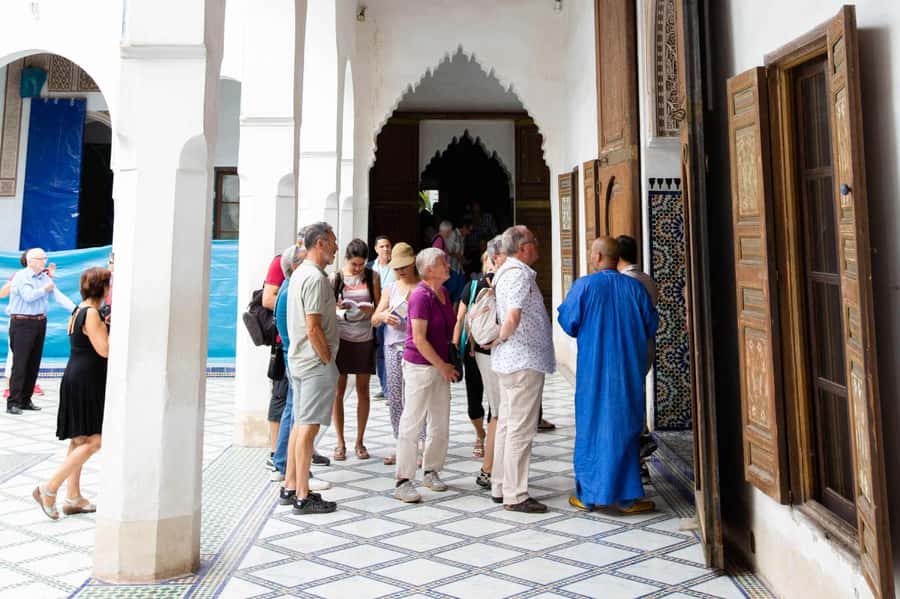 Marrakech: Bahia Palace, Saadian Tombs & Medina Guided Tour - The Medina, souks and working crafts
