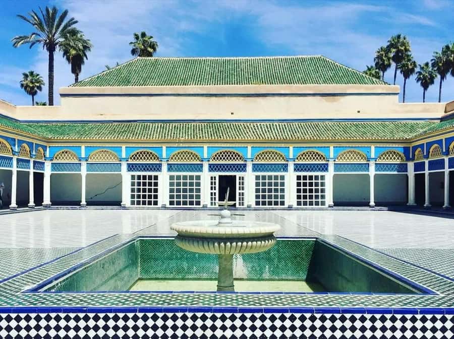 Marrakech: Bahia Palace, Saadian Tombs & Medina Walking Tour - Bahia Palace, built for display