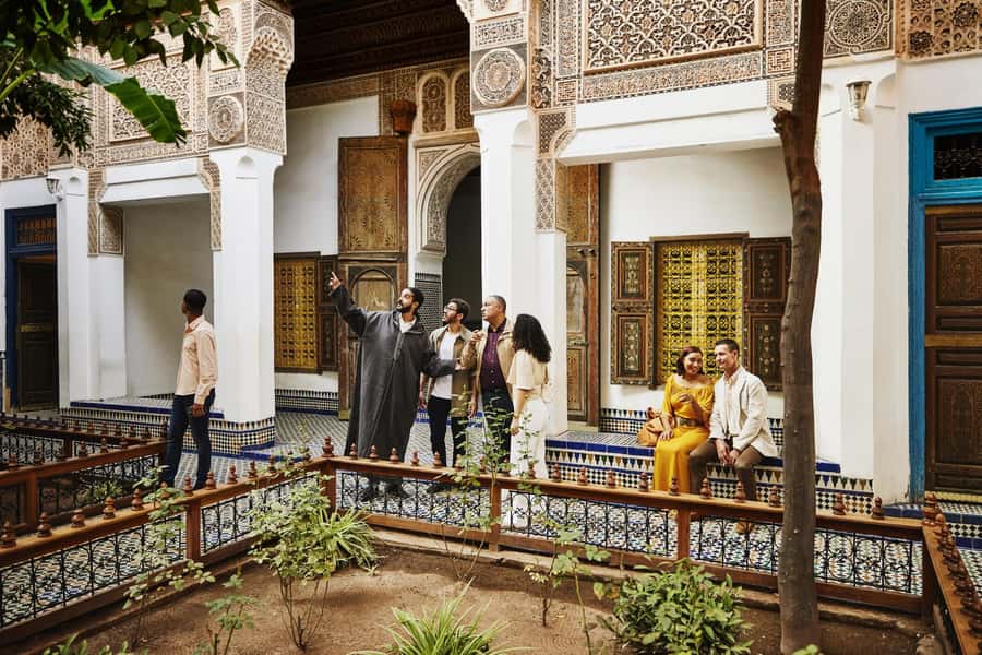 Marrakech: Bahia Palace, Saadian Tombs & Top Highlights Tour - Why this four-hour walk works well in Marrakech