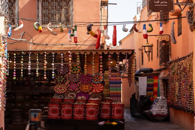 Marrakech City Tour: Souks, Palaces & Hidden Gems - Jemaa el-Fna and Moroccan tea