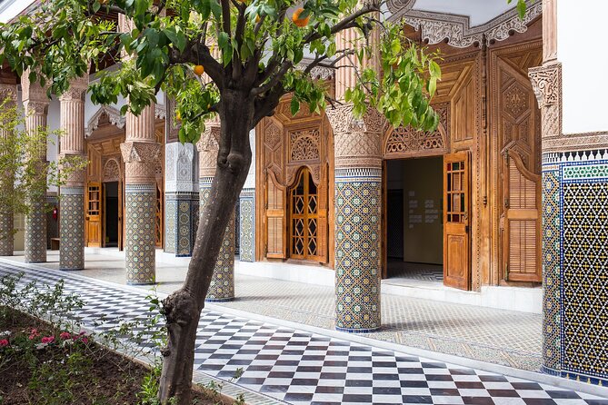 Marrakech: Palace, Museum, Madrasa & Medina Highlights Tour - Bahia Palace and the language of Moroccan design