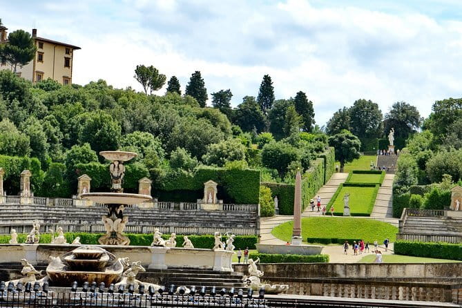 Medici's Mile Walking Tour plus Pitti Palace or Boboli Gardens Ticket - Palazzo Medici Riccardi and the family’s first palace