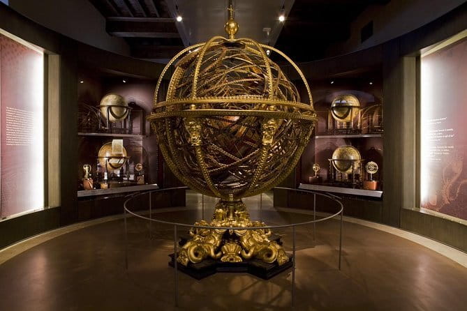 Medici's Mile Walking Tour plus Pitti Palace or Boboli Gardens Ticket - Santa Felicita and the route toward the Arno