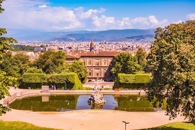 Medici Treasures: Pitti Palace & Boboli Gardens Small Group Tour - Boboli Gardens and the Medici idea of outdoor power