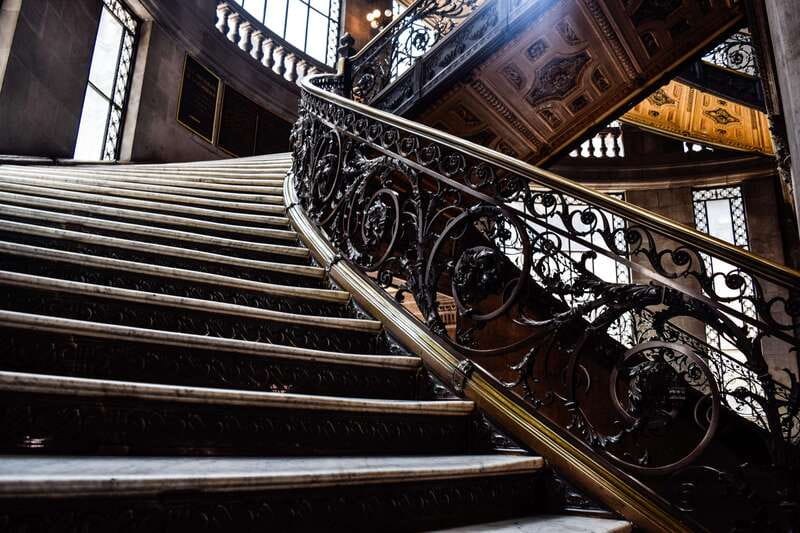 Mexico City Must-see Buildings & Palaces - The Postal Palace and its gold-plated interior