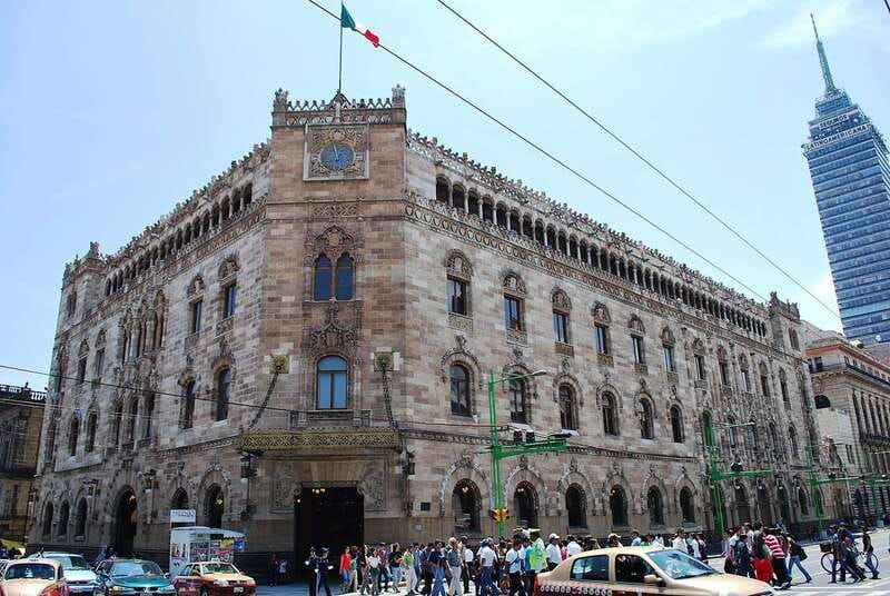 Mexico City Must-see Buildings & Palaces - Why the guide can make or break the morning