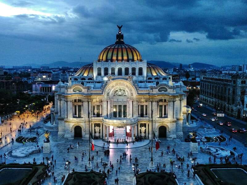 Mexico City Must-see Buildings & Palaces - Walking, timing, and comfort
