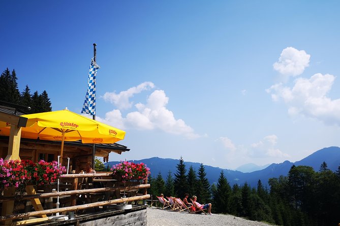 Mike's Neuschwanstein & Linderhof Private Tour from Munich - Reaching Neuschwanstein Castle