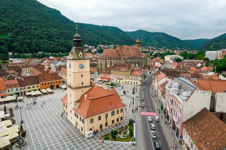 Minivan 8: Peles & Dracula's Castle and Brasov Full-Day Trip - Bran Castle and the Dracula question