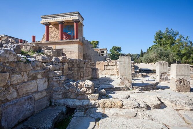 Minoan Path: Knossos Palace, Winery Visit, Lunch at Archanes - What the private format changes