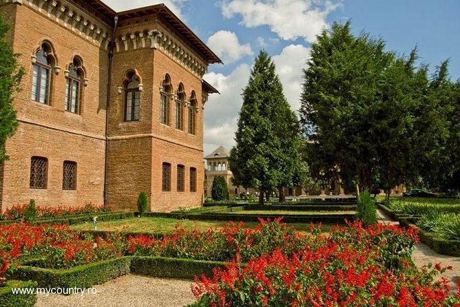 Mogosoaia Palace & Snagov Monastery: Private tour from Bucharest - Mogosoaia Palace and its lakefront grounds