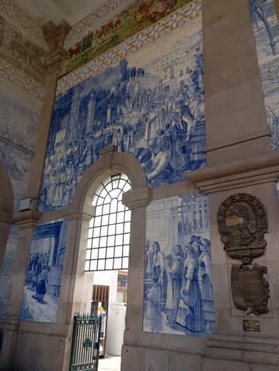 Monumental and historic Porto with the Stock Exchange Palace - What the guide adds in French