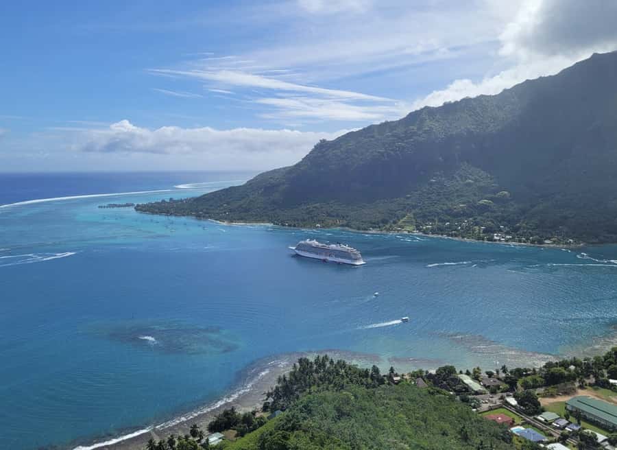 Moorea Cruise Ships 4x4, Belvedere Magic mount PRIVATE Tours - Is the 4WD comfortable for you?