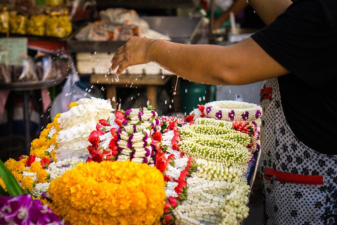 Morning Buddhist Almsgiving, Grand Palace and Flower Market Tour in Bangkok - Entering Wat Phra Kaew and seeing the Emerald Buddha
