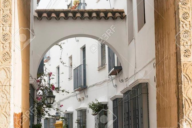 Mosque, Alcazar of the Christian Monarchs and Juderia - The Juderia: lanes, courtyards, fountains, and a synagogue