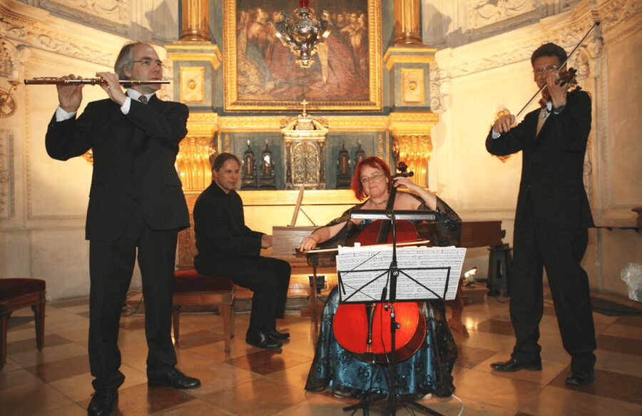 Munich: Classical Concert at the Residenz Palace - Finding the Löweneingang