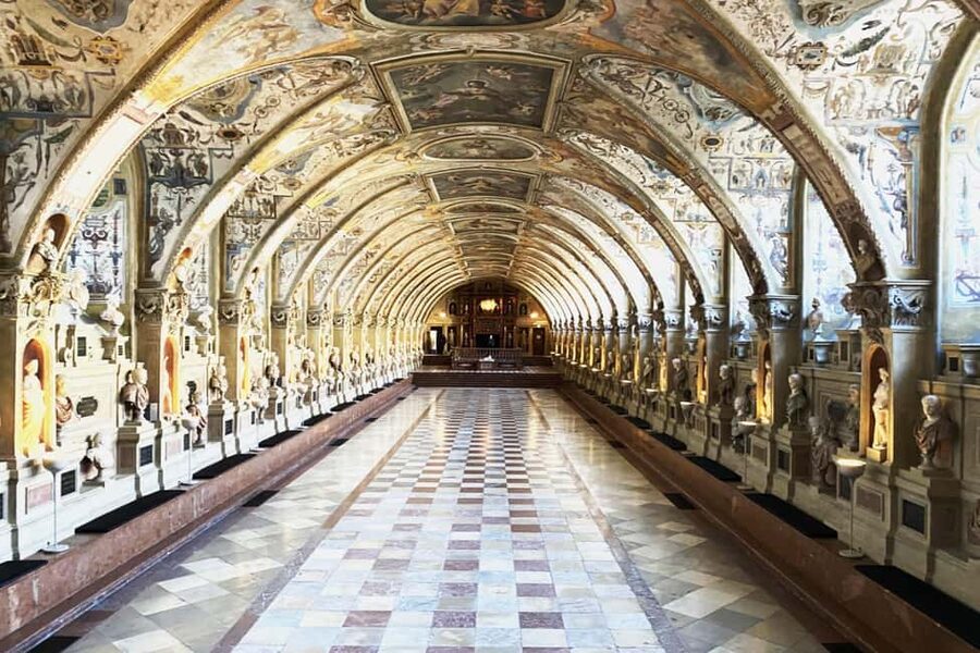 Munich Nymphenburg Palace & Carriage Museum Fast-Track Tour - What the guides add to the visit