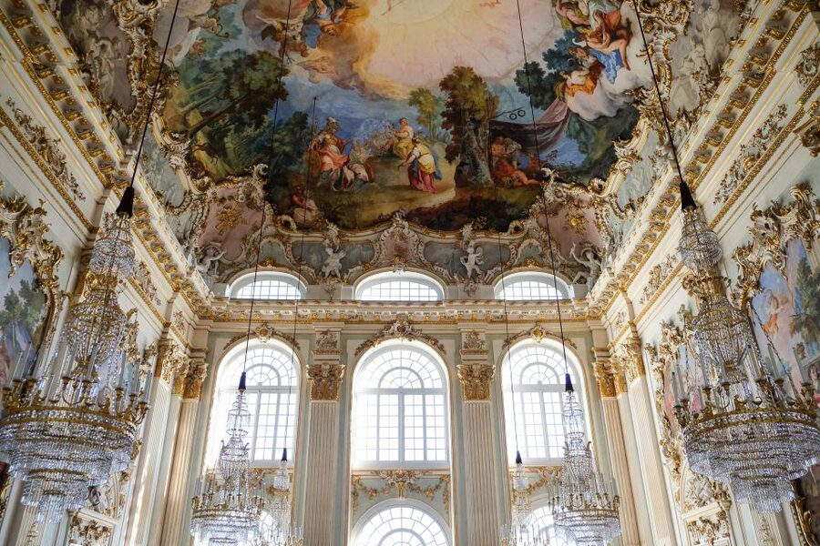 Munich: Nymphenburg Palace Skip-the-Line Private Guided Tour - Meeting Your Guide Near the Palace