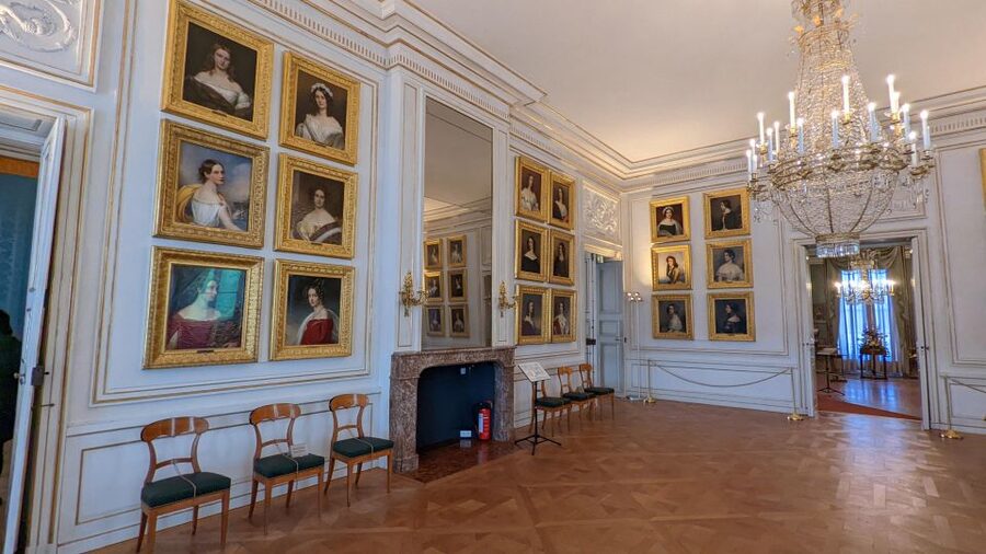 Munich: Nymphenburg Palace with official Guide - Is $259 good value for a private group?