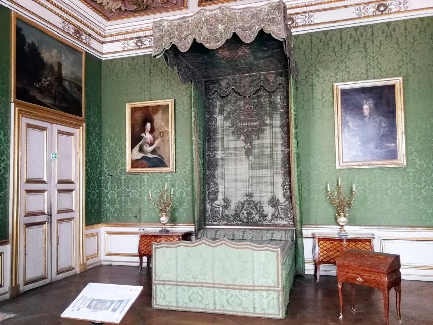 Munich: Nymphenburg Palace with official Guide - The Gallery of Beauties and Ludwig II’s birth room