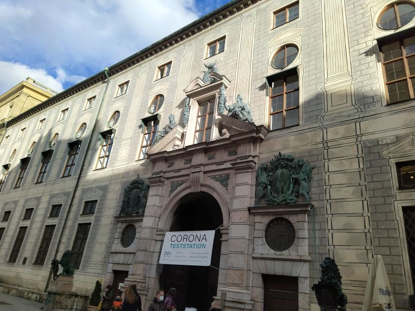 Munich Residenz: Private Tour with artists and historians - Why the Munich Residenz needs a guide