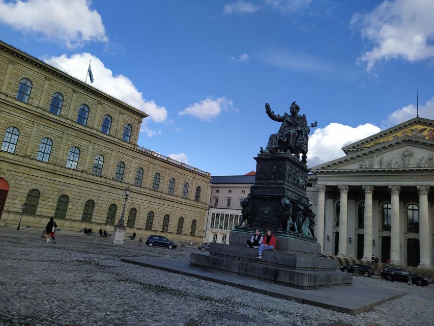 Munich Residenz: Private Tour with artists and historians - The Wittelsbach rooms and royal life