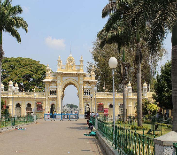 Mysore: 2-Day Palace and Gardens Tour from Bangalore - Bangalore to Srirangapatnam: a long first morning