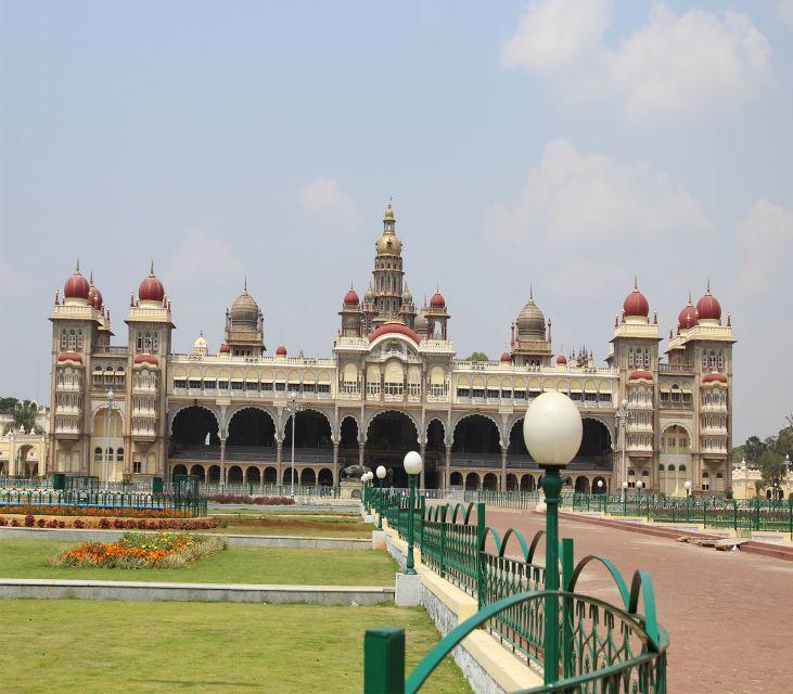 Mysore: 2-Day Palace and Gardens Tour from Bangalore - Dariya Daulat, Tipu Sultan’s painted summer palace