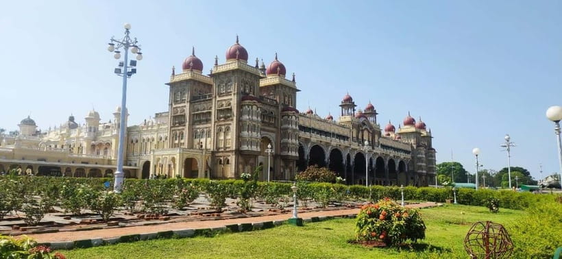 Mysore: Palace, Art Gallery & Devaraja Market Walking Tour - Why this three-hour walk works in Mysore