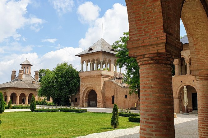 Mystical Monasteries, Dracula's Tomb and Mogosoaia Lake Palace - Private Tour - Who should book this tour