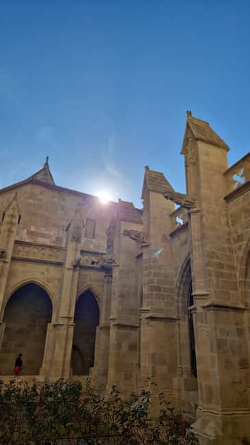 Narbonne: visit the Archbishops' Palace and Cathedral - Crossing the cloister to Saint-Just and Saint-Pasteur