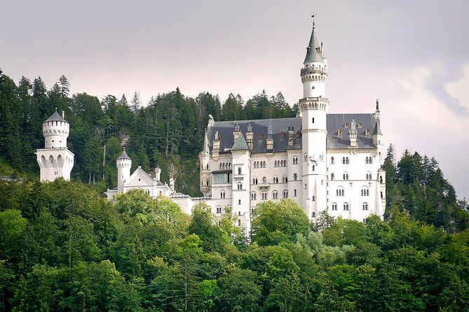 Neuschwanstein Castle and Linderhof Palace Day Trip from Munich - The Oberammergau drive-by and painted houses