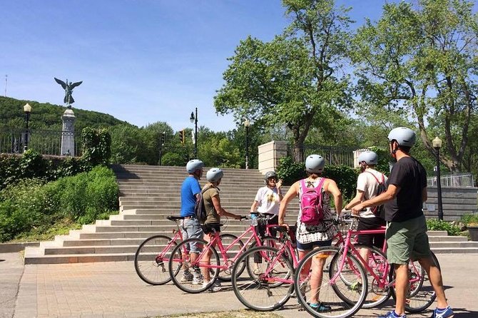 Non Touristy Pink Bike Tour by Spade & Palacio - Street art and the Leonard Cohen mural
