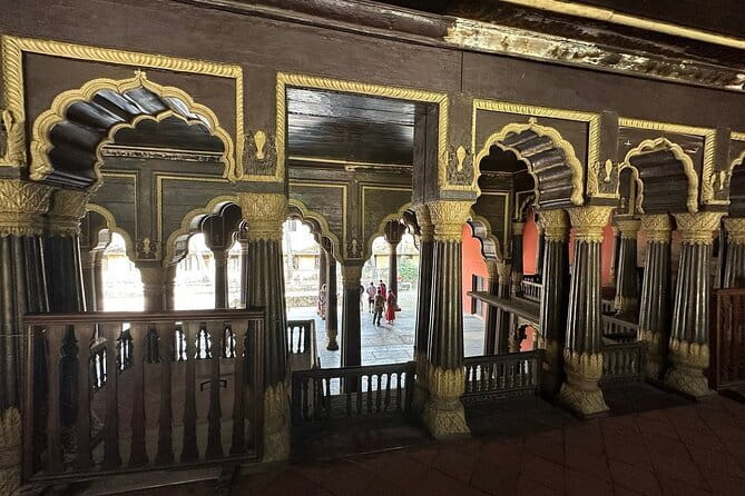 Old Bangalore Historical Walk thro Palace, Temples, Fort & Market - Starting at Tipu Sultan’s teak palace