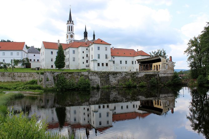 One day trips in the surroundings of Cesky Krumlov - Rožmberk Castle keeps the river in view