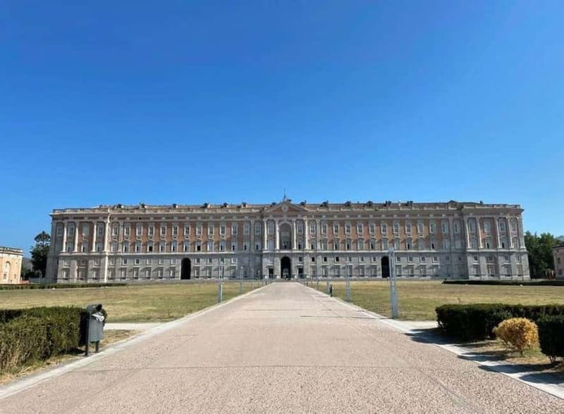 PALACE OF CASERTA: PRESTIGE TOUR FROM NAPLES - The minibus from Naples