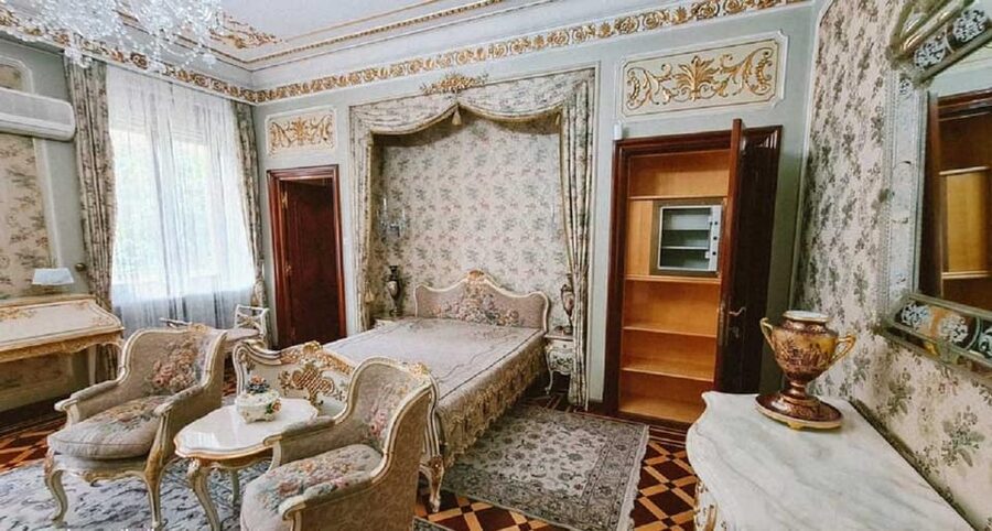 Palace of the Parliament, Village Museum & Ceaușescu Mansion - Who will enjoy this tour most?