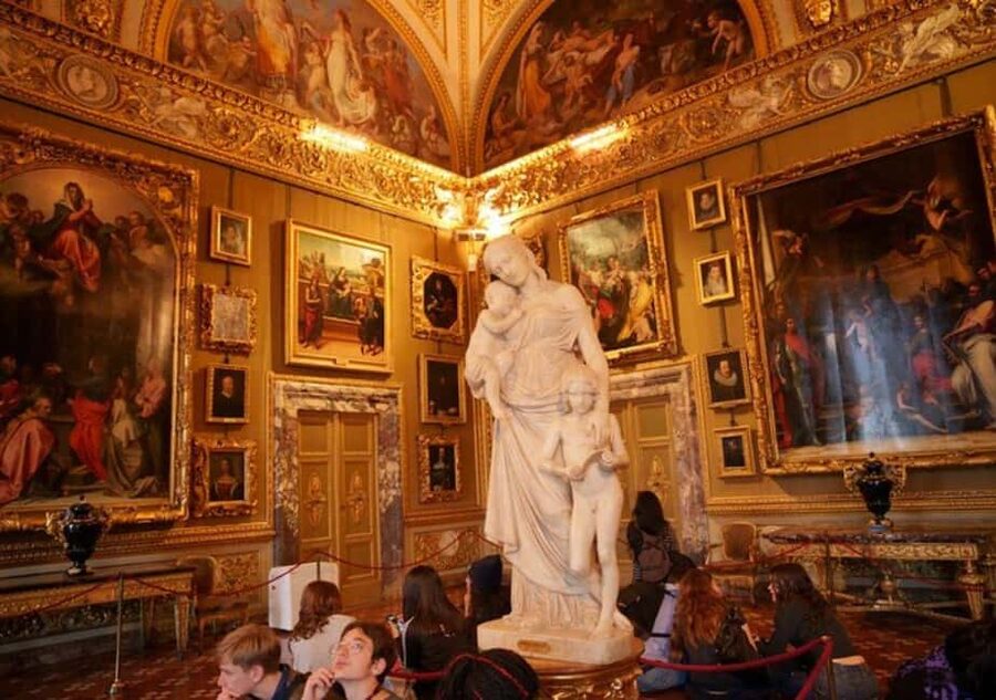 Palatina Gallery and Pitti Guided Tour in Florence - Inside the Medici palace