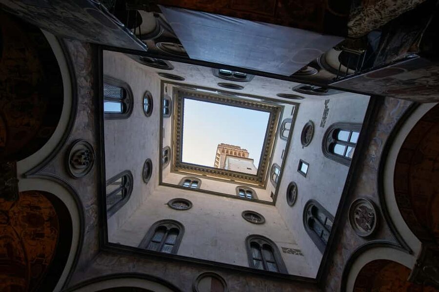 Palazzo Vecchio: Magnificent Private Tour - Maps, offices, and personal stories