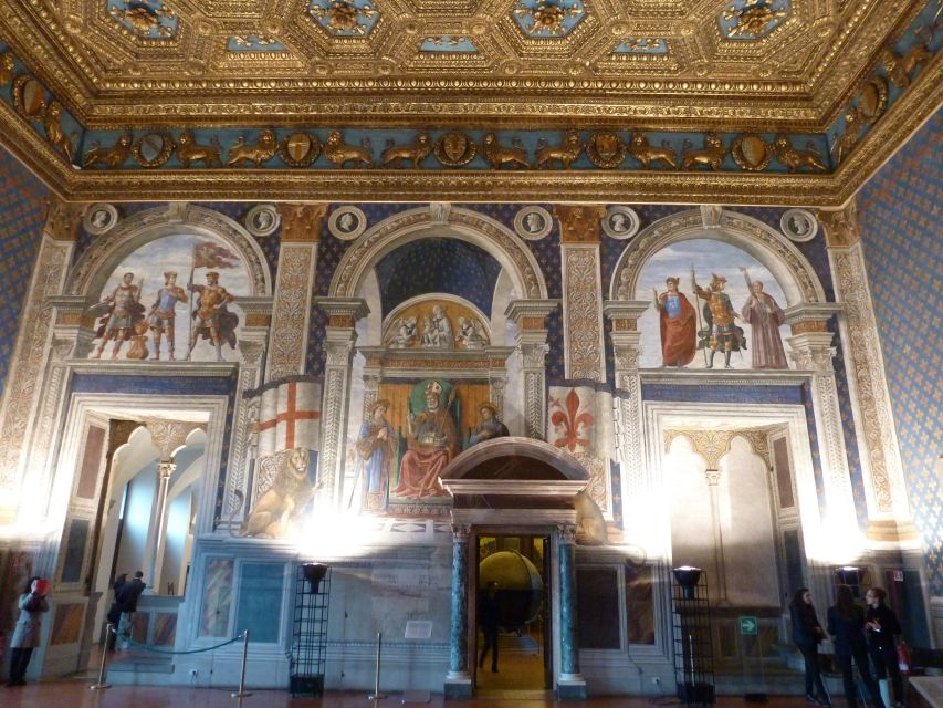 Palazzo Vecchio: Magnificent Private Tour - Starting at the Fountain of Neptune