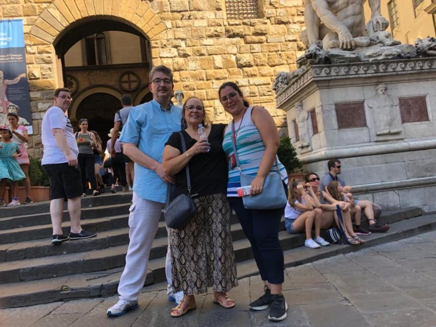Palazzo Vecchio: Private Guided Museum Tour & Tower Tickets - Language choices, group comfort, and practical limits