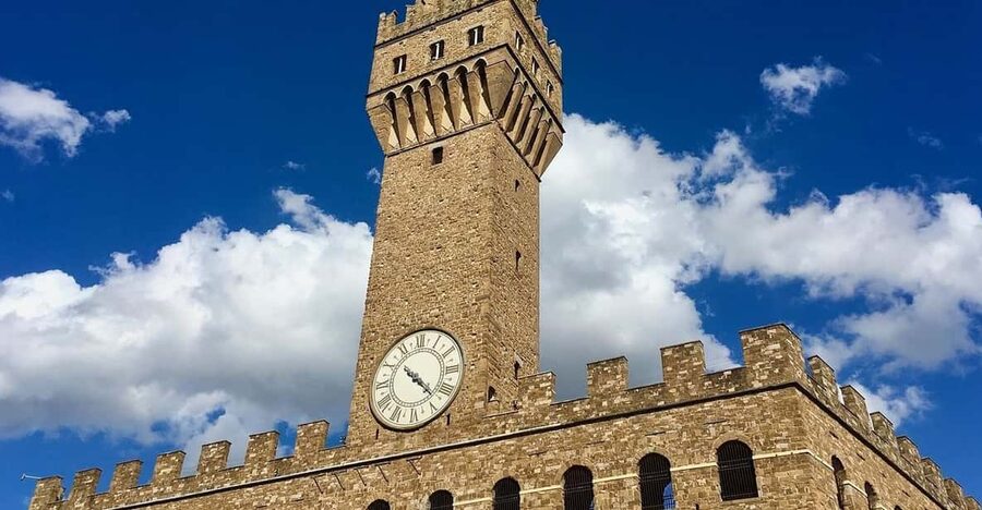 Palazzo Vecchio Secret Passages Tour & Lunch or "Gelato" - Looking up in the Salone dei Cinquecento